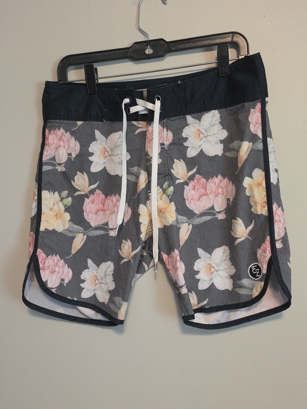 Ezekiel Men's Floral Athletic Board Shorts - Gray with Pink & White Flowers